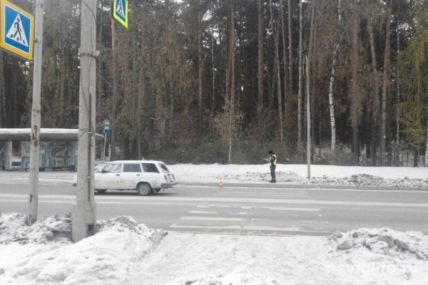 Лексус сбил ребенка на проспекте Строителей