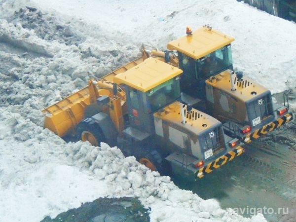 С Морского проспекта сегодня должны вывозить снег