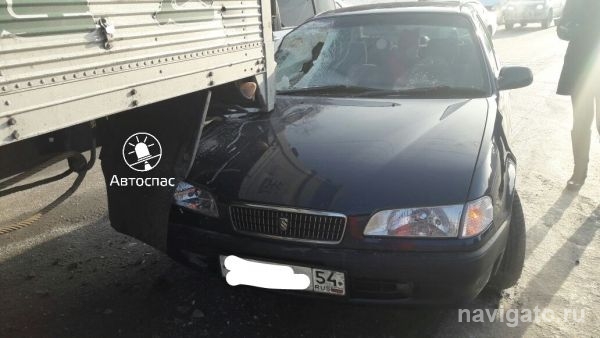 Водитель Тойоты чуть не лишилась головы в аварии на Бердском шоссе
