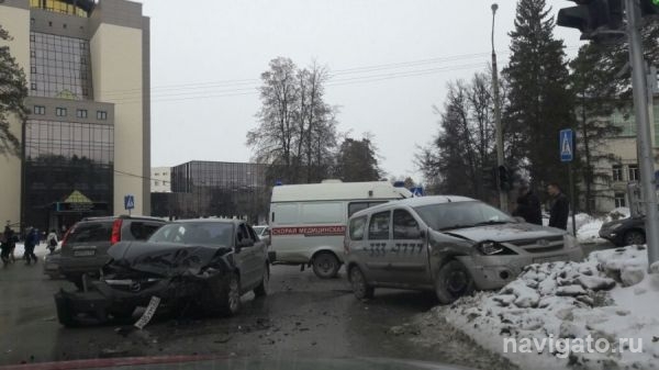 В ДТП возле НГУ пострадал ребенок