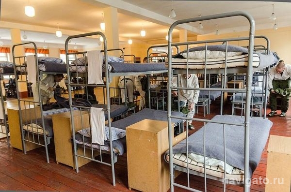 Два курсанта-разведчика пошли под суд за многотысячные поборы с однокурсников