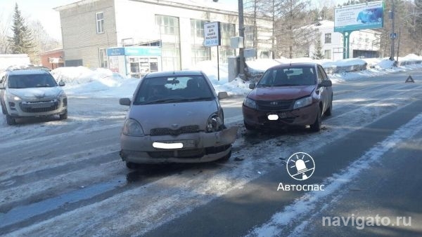 Лада протаранила Тойоту на проспекте Строителей