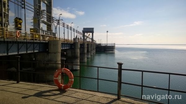 Новосибирская ГЭС начала холостой сброс воды