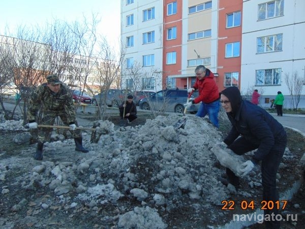 Жители Советского района активно участвовали в общегородском субботнике
