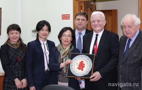 Китайские дипломаты посетили СО РАН