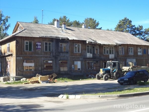 Из расселенного барака вывезли мусор
