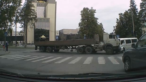 «Чудо, что все остались живы!» Ещё одно мнение о ДТП около НГУ