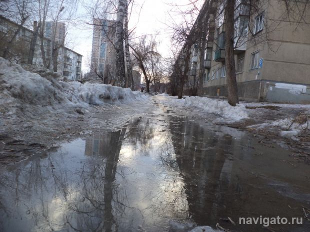 С тротуаром, но без него