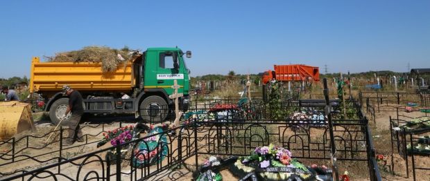 Большегрузы не пустят на кладбище