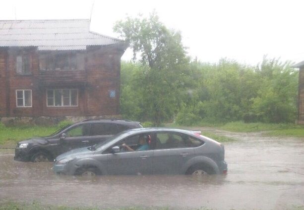 И вновь плывем: по улице Российской лучше не ехать