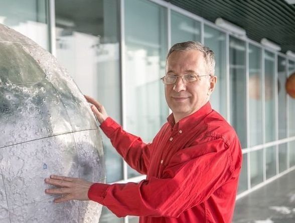 Директору новосибирского планетария изменили меру пресечения