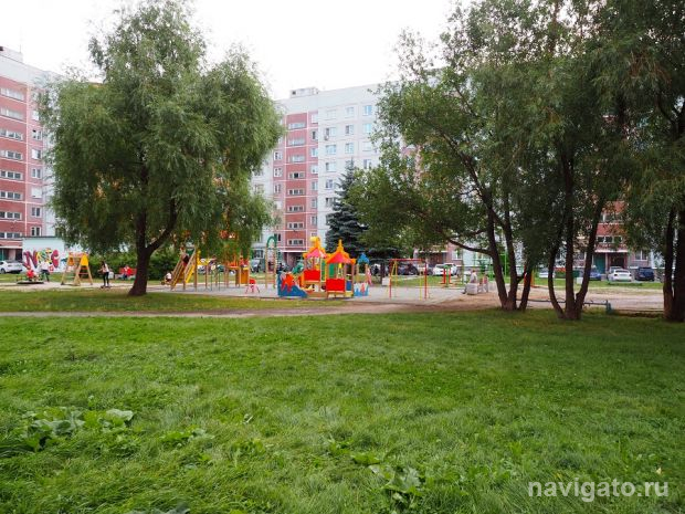 Новая детская площадка на улице Демакова радует и детей, и взрослых