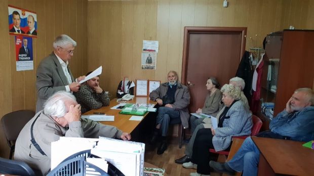 «Сквер имени Демакова»: жители микрорайона Щ собирают подписи, чтобы назвать сквер в честь Героя Советского Союза