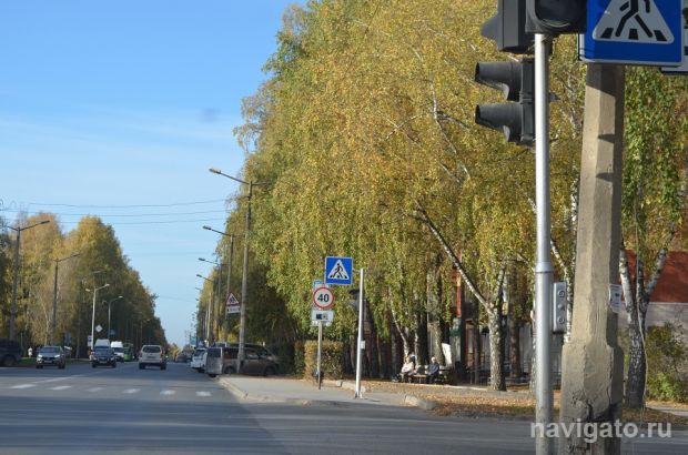 Нестандартный павильон у Дома ученых