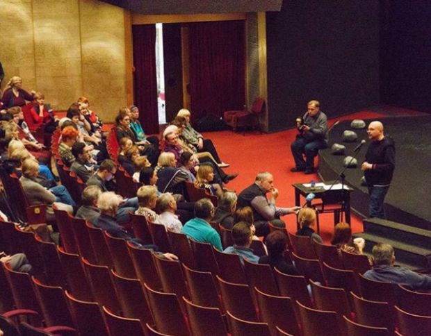 Бывший депутат заксобрания НСО может возглавить театр «Глобус»