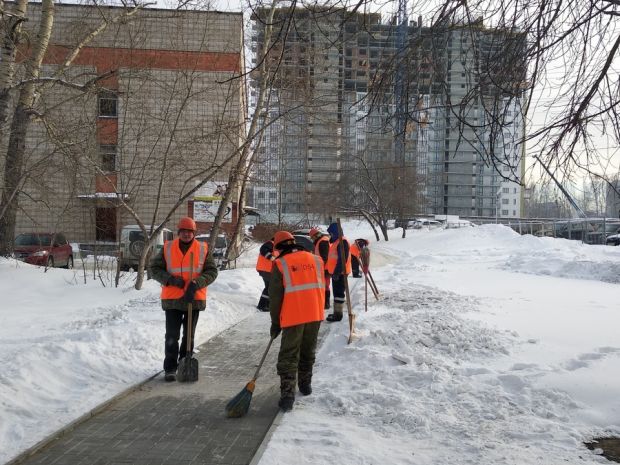 Между зданиями Пенсионного фонда и Центра эпидемиологии сделали дорожку