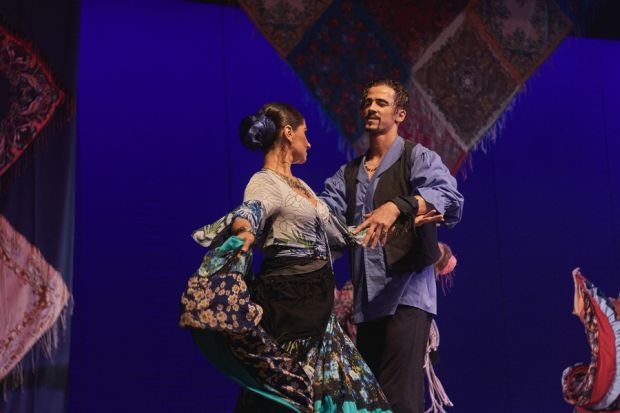 Неслышащие актеры из «Недослова» покажут три бесплатных спектакля в Новосибирске