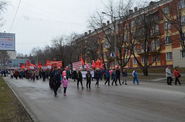 Мир, труд, май: колонна под красными флагами пройдет по Академгородку