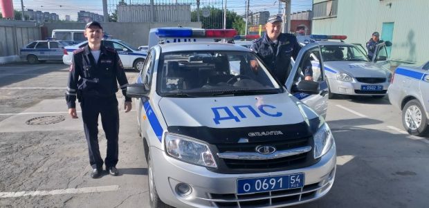 Инспекторы ГИБДД помогли роженице из Новосибирска