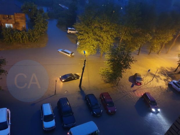 Жительница Академгородка решила спросить с властей за утопленный автомобиль