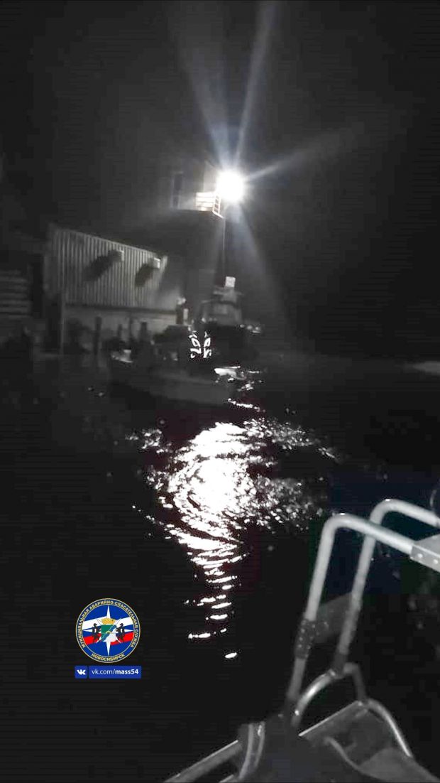 Семье потребовалась помощь спасателей на Обском водохранилище