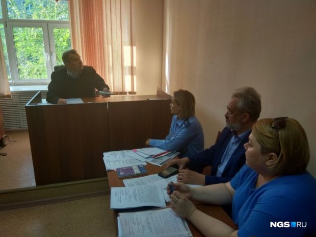 Анатолия Локтя не будут снимать с выборов по жалобе