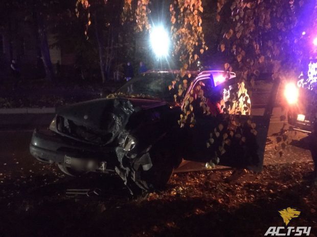 Врезался и убежал: водитель Mercedes-Benz устроил ДТП на Российской