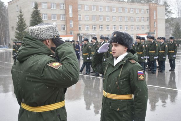 27 лейтенантов окончили НВВКУ с отличием