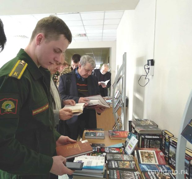 Гуманитарные проблемы военного дела обсудили в НВВКУ
