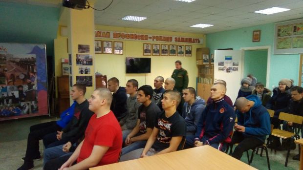 В «Дельфине» проводили призывников в армию