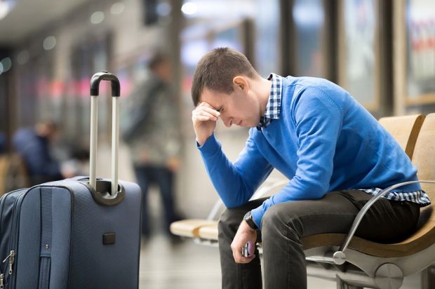 Отпуска за границей не будет: пять новосибирцев из-за долгов так и остались в аэропорту