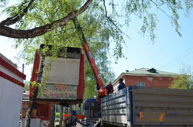 В Советском районе демонтируют нестационарные объекты
