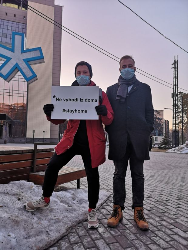 Вместо капустника братья Дивановы устроили фотосессию в опустевшем НГУ