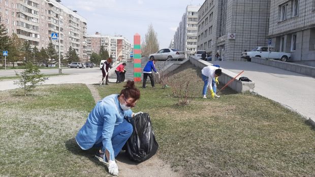 Гимназисты помогают медикам в Советском районе