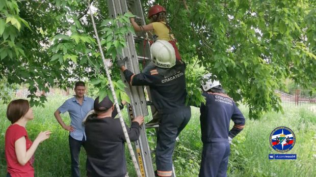 Спасатели пришли на помощь юной скалолазке