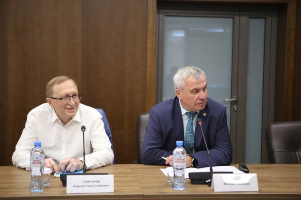 О перспективах развития Математического центра говорили в НГУ