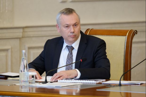 Андрей Травников заявил, что в августе могут открыться спортзалы