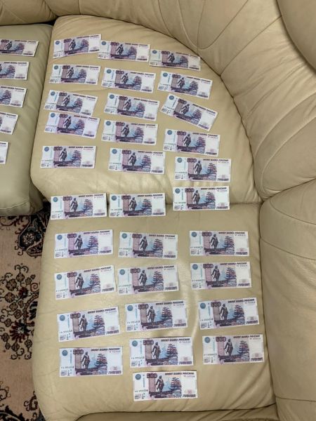 Сибирячка сбывала фальшивые деньги в Новосибирске и Омске