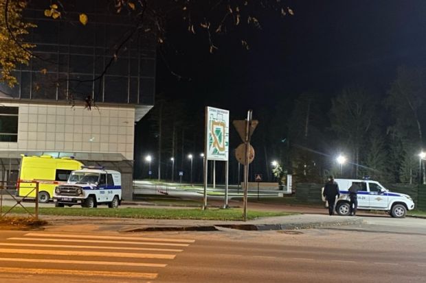 Неизвестные сообщили о взрывном устройстве в главном корпусе НГУ