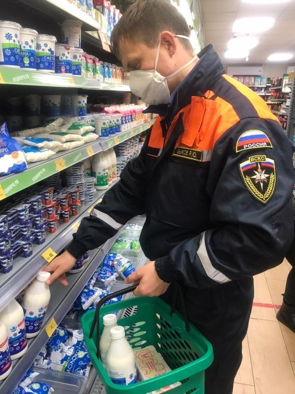 Студенты-спасатели помогают пожилым новосибирцам во время пандемии