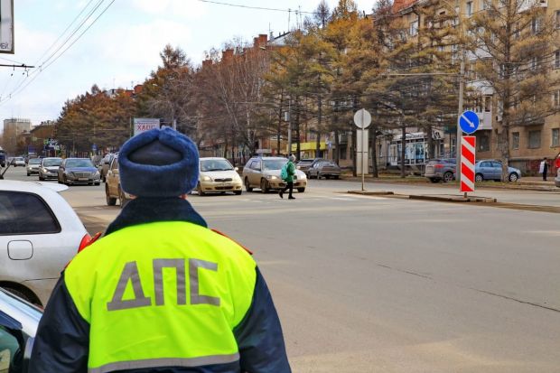 Более 1000 водителей стали виновниками ДТП в Новосибирске из-за телефонов