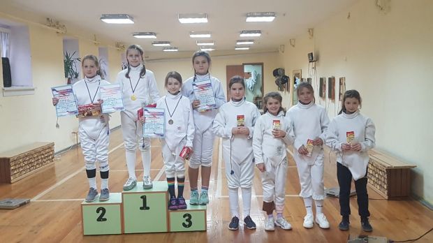 Школьники с ОбьГЭС показали класс в соревнованиях по фехтованию