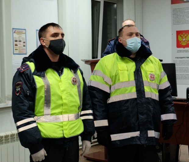 Сотрудники ГИБДД помогли беременной женщине добраться до больницы