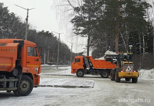 Более 600 кубометров снега за сутки вывозят в Советском районе