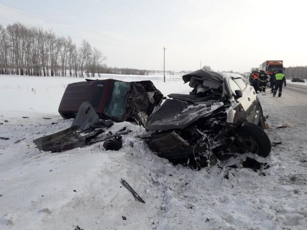 Три человека погибли в жуткой аварии в Черепановском районе
