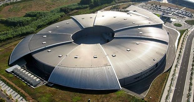 Губернатору Андрею Травникову показали информационную модель СКИФа