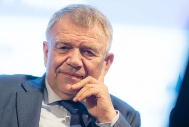 Глава СО РАН прокомментировал ситуацию с низкими зарплатами ученых