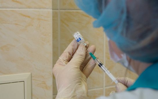 Ежедневно прививку от COVID ставят более 6 тысяч жителей региона