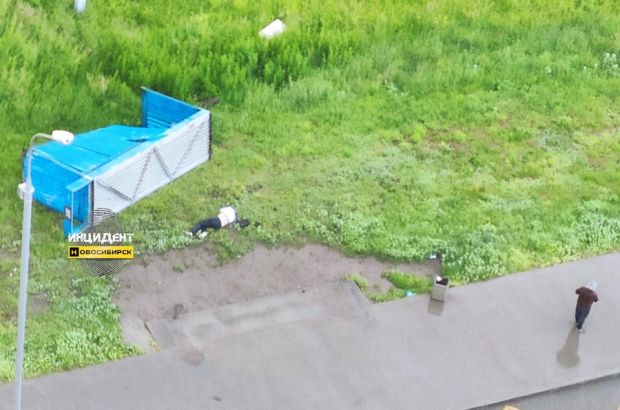 Дорожники отвечают в суде за упавшую на мужчину остановку