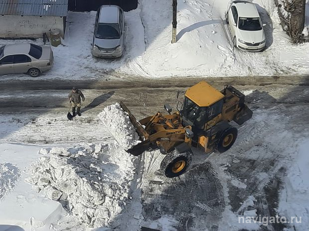 ДЭУ Советского района вывозит снег круглосуточно